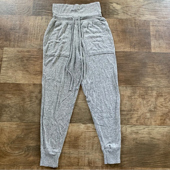 Aerie roll down gray  high waist joggers - Picture 2 of 8